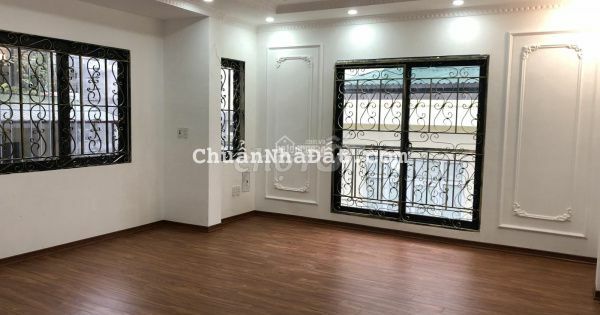 Cho thuê nhà Phú Diễn làm Vp, mầm non, siêu thị,.. oto đỗ trước nhà