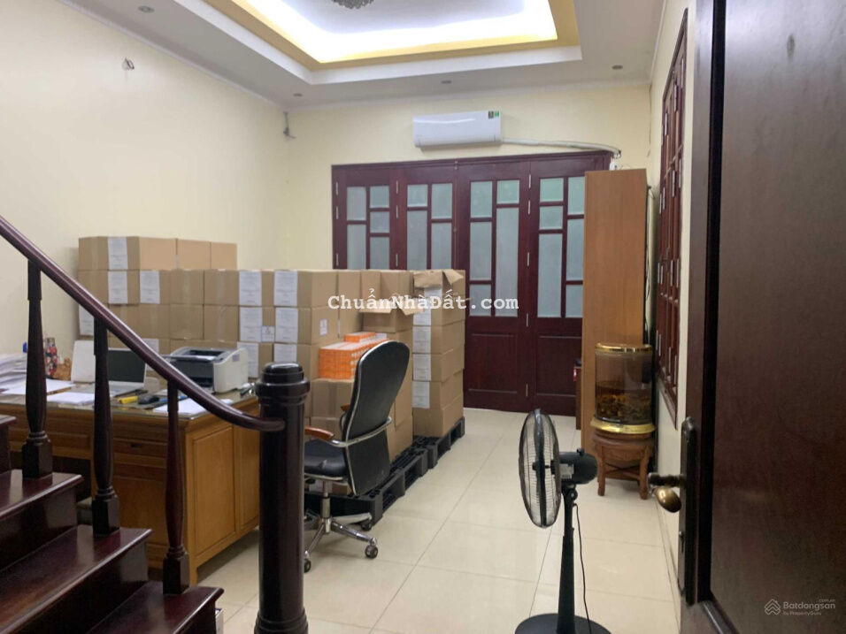 Cho thuê 2 căn liền kề 4 tầng ở Nguyễn Cơ Thạch vỉa hè ô tô đỗ