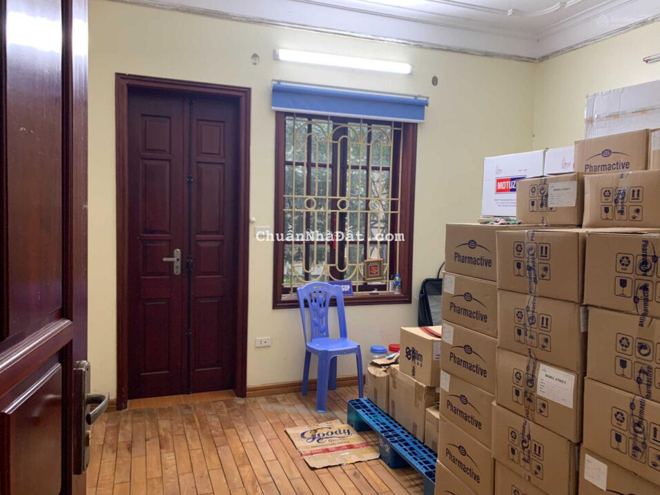 Cho thuê 2 căn liền kề 4 tầng ở Nguyễn Cơ Thạch vỉa hè ô tô đỗ