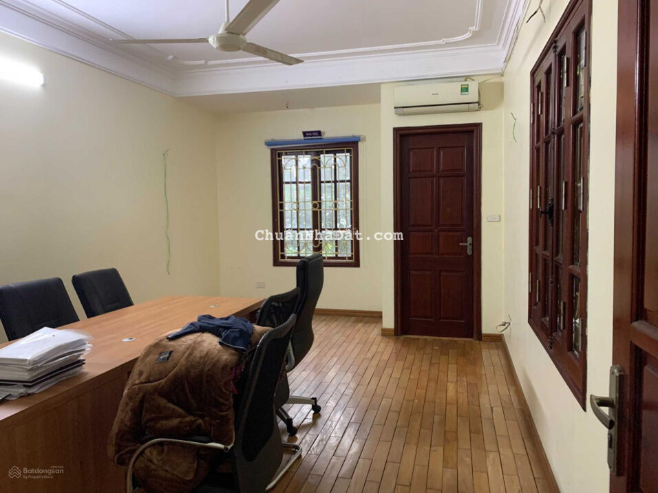 Cho thuê 2 căn liền kề 4 tầng ở Nguyễn Cơ Thạch vỉa hè ô tô đỗ