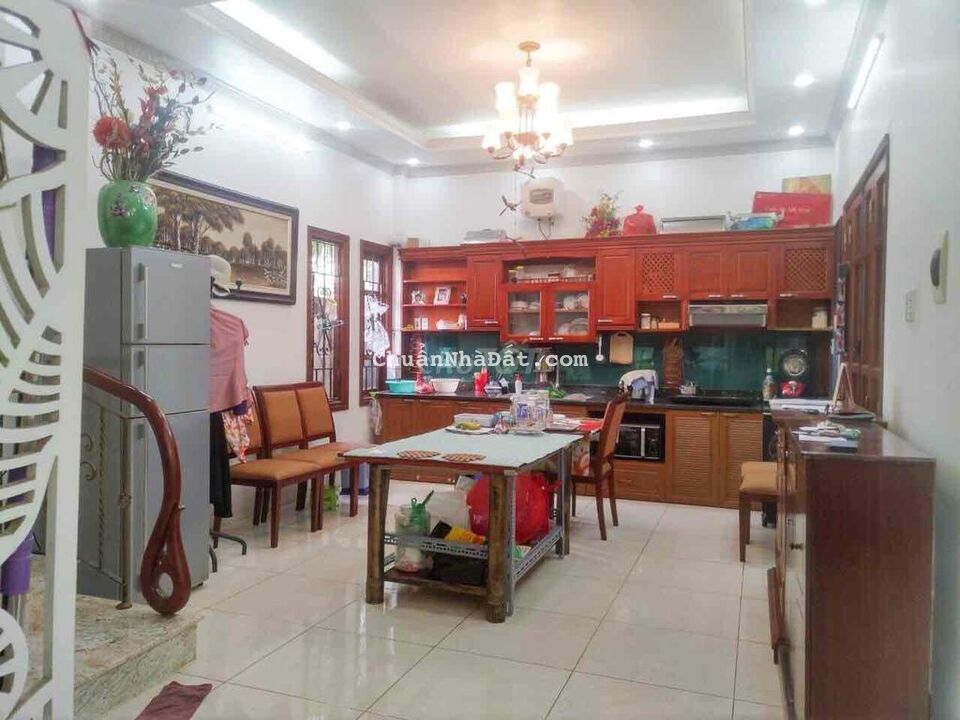 Cho thuê nhà Hồ Tùng Mậu 80mx5T full điều hoà nhà mới oto đỗ
