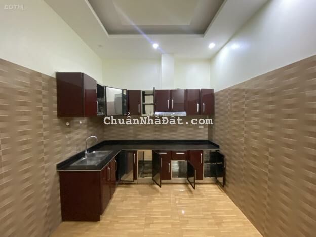 Cần cho thuê nguyên nhà 3 tầng tại lô 22 Lê Hồng Phong, oto đỗ tận cửa.