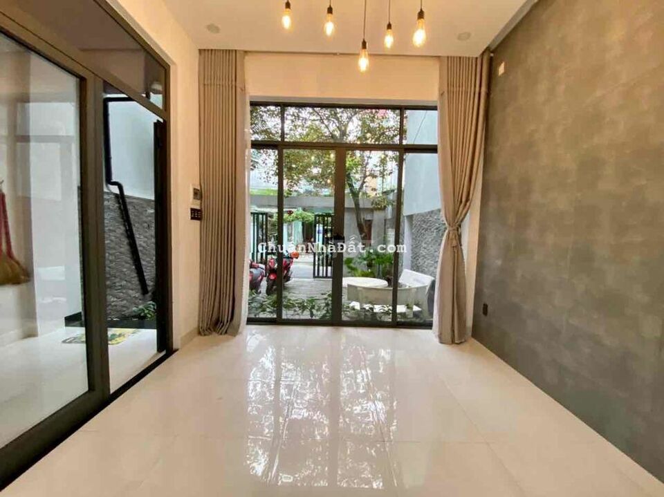 Nhà Phạm Tấn Tài 4pn 5wc giá 12tr/tháng