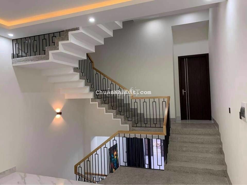 Cho thuê nhà 3 tầng đường Trương Công Hy( giai đoạn 1 sát sông)