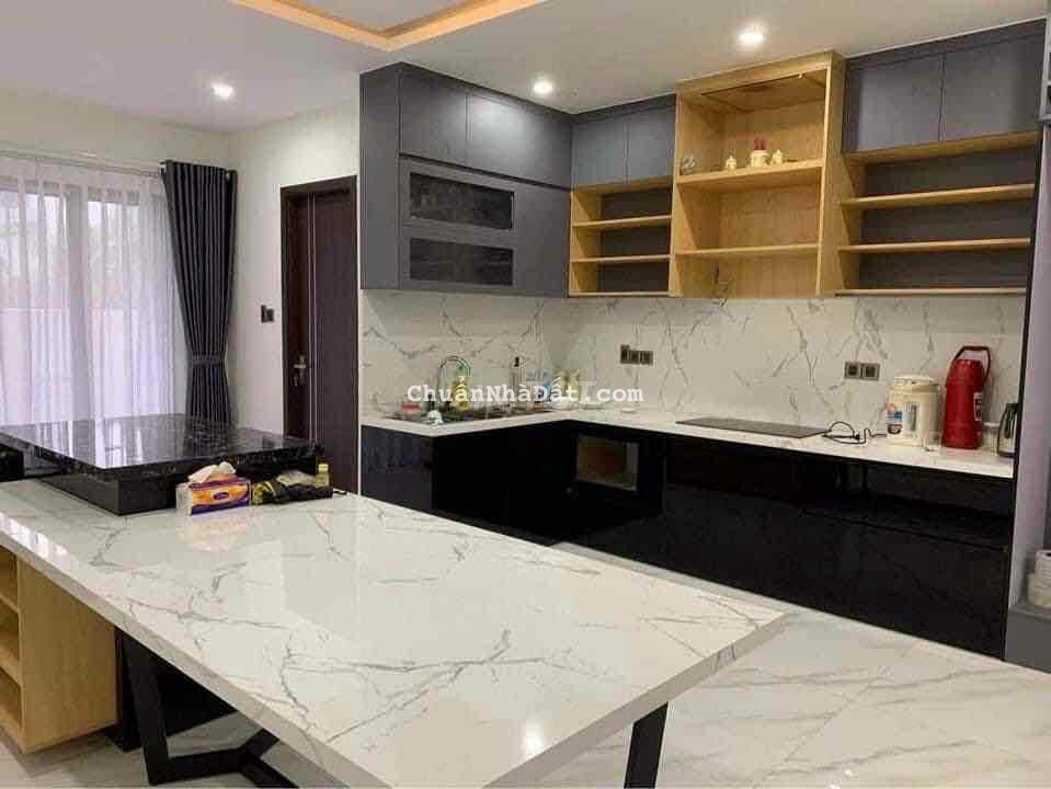 Nhà MT Trương Công Hy có 3PN 4WC gần sông mát mẻ