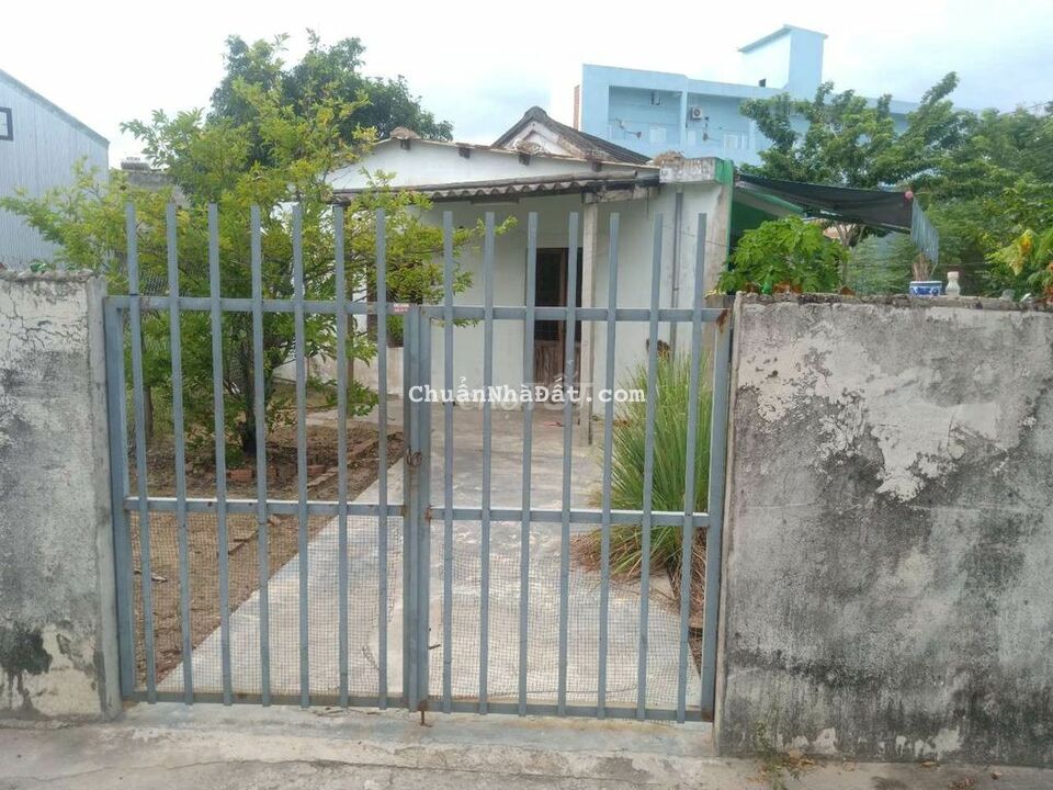 Cho thuê nhà bình kỳ. 2 triệu 5. Nguyên căn hòa quý. Giá rẻ