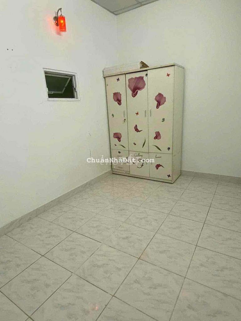 Cho thuê nhà thị trấn nhà bè 2 Pn giá 5tr