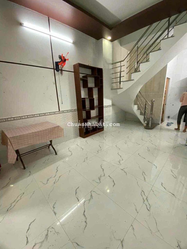 Cho thuê nhà thị trấn nhà bè 2 Pn giá 5tr