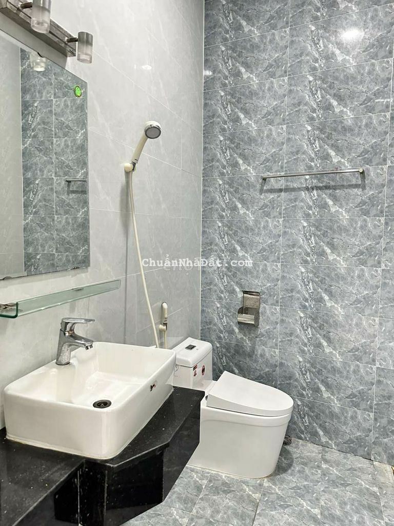 CHO THUÊ NHÀ HẺM XH 1806 60M2, 4 PN TT NHÀ BÈ