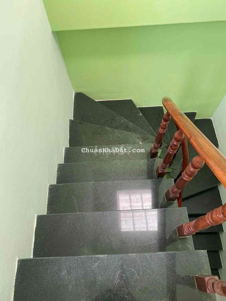 Cho thuê nhà 4,5x18 2 lầu st 4 PN thị trấn nhà bè