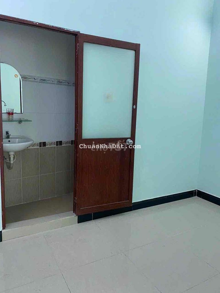 Cho thuê nhà 4,5x18 2 lầu st 4 PN thị trấn nhà bè