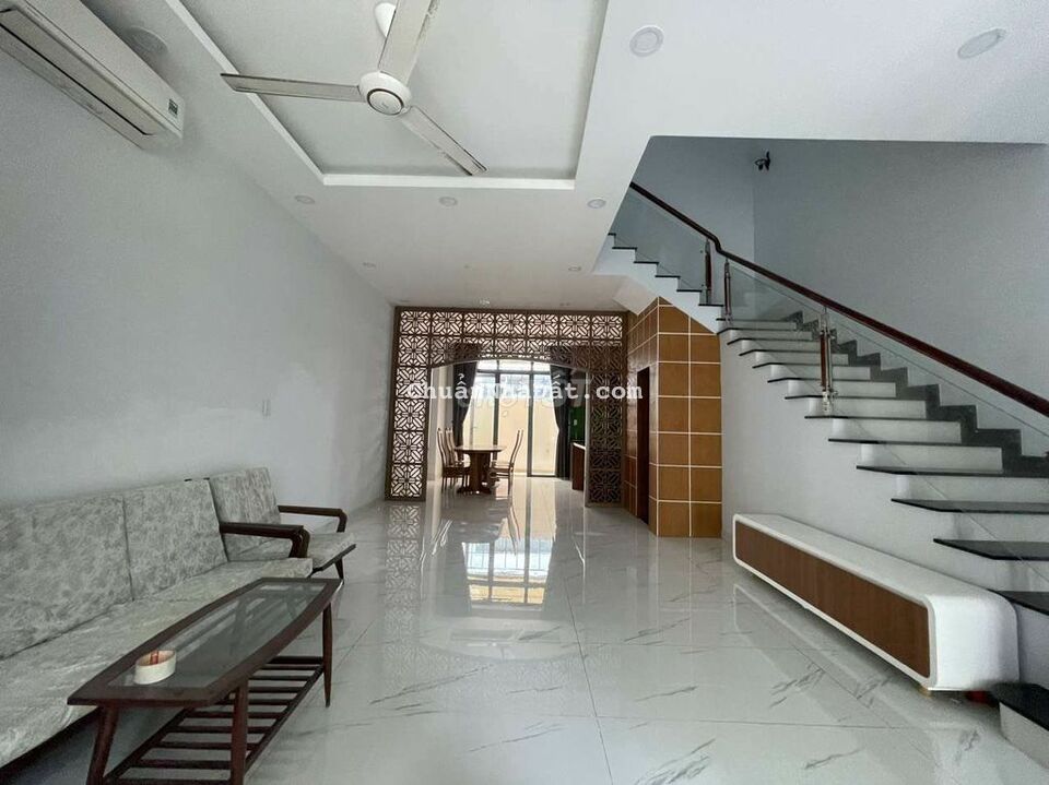 Cho thuê nhà phố hoàn thiện khu Lavila Nhà Bè giá 22 triệu nhà đẹp