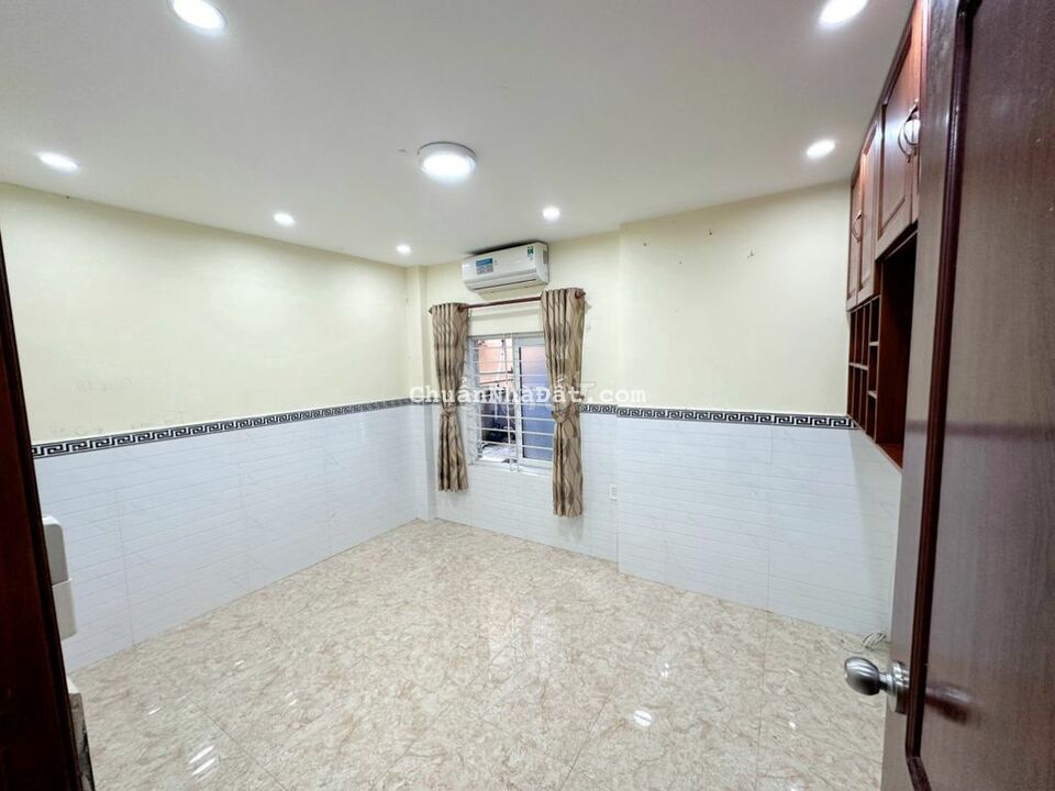 Cho Thuê Nhà Trệt Gần 200m2 Mặt Tiền Đường Nguyễn Ngọc Trai