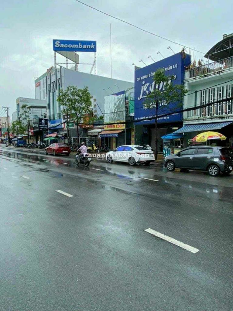 NHÀ MẶT TIỀN NGUYỄN VĂN CỪ GẦN NGÃ TƯ