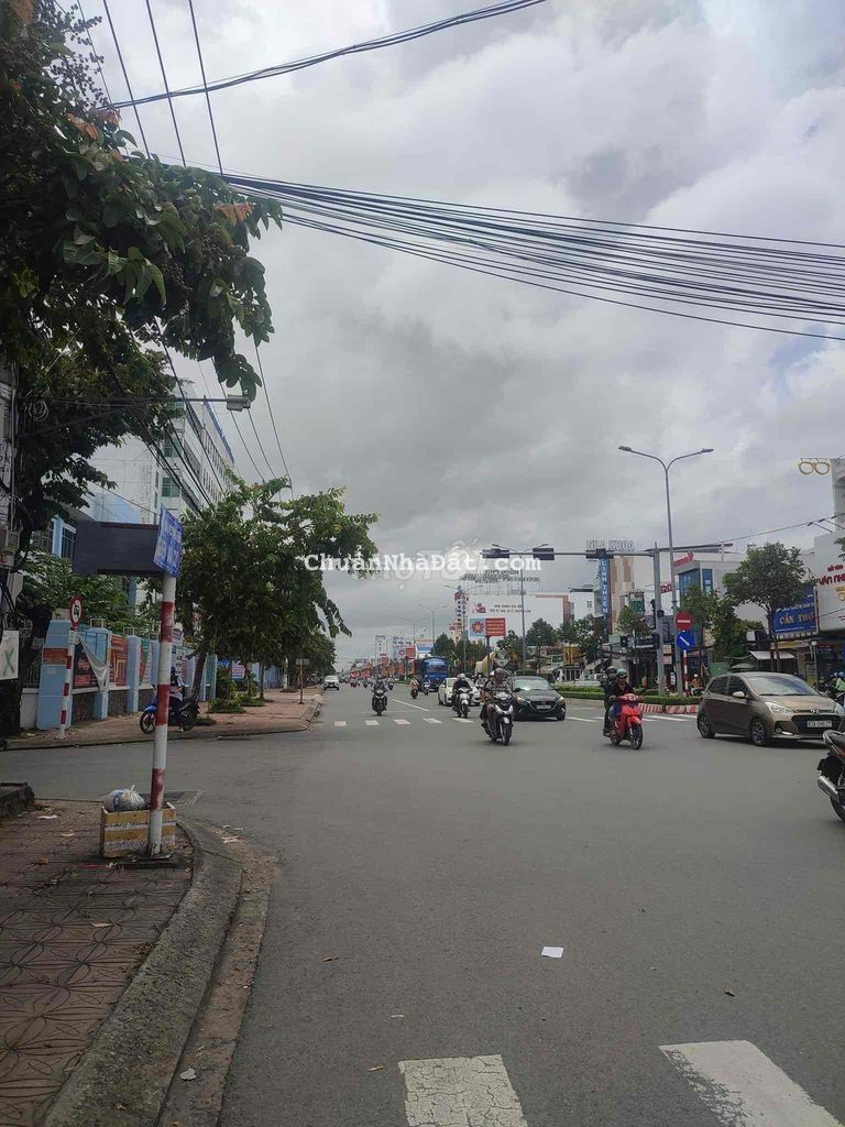 CHO THUÊ NHÀ MẶT TIỀN KINH DOANH ĐƯỜNG NGUYỄN VĂN CỪ GIÁ CHỈ 10 TRIỆU