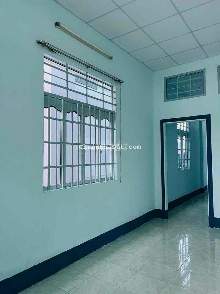 Nhà rộng 140m2 có 2 phòng ngủ ô tô tới nhà