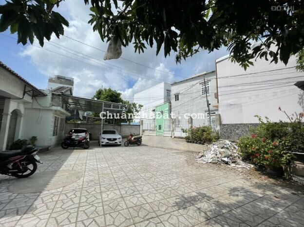 Cho thuê mặt bằng và nhà mặt tiền ngang 25m đường trần quang khải, ninh kiều, cần thơ, DTSD: 2500m2