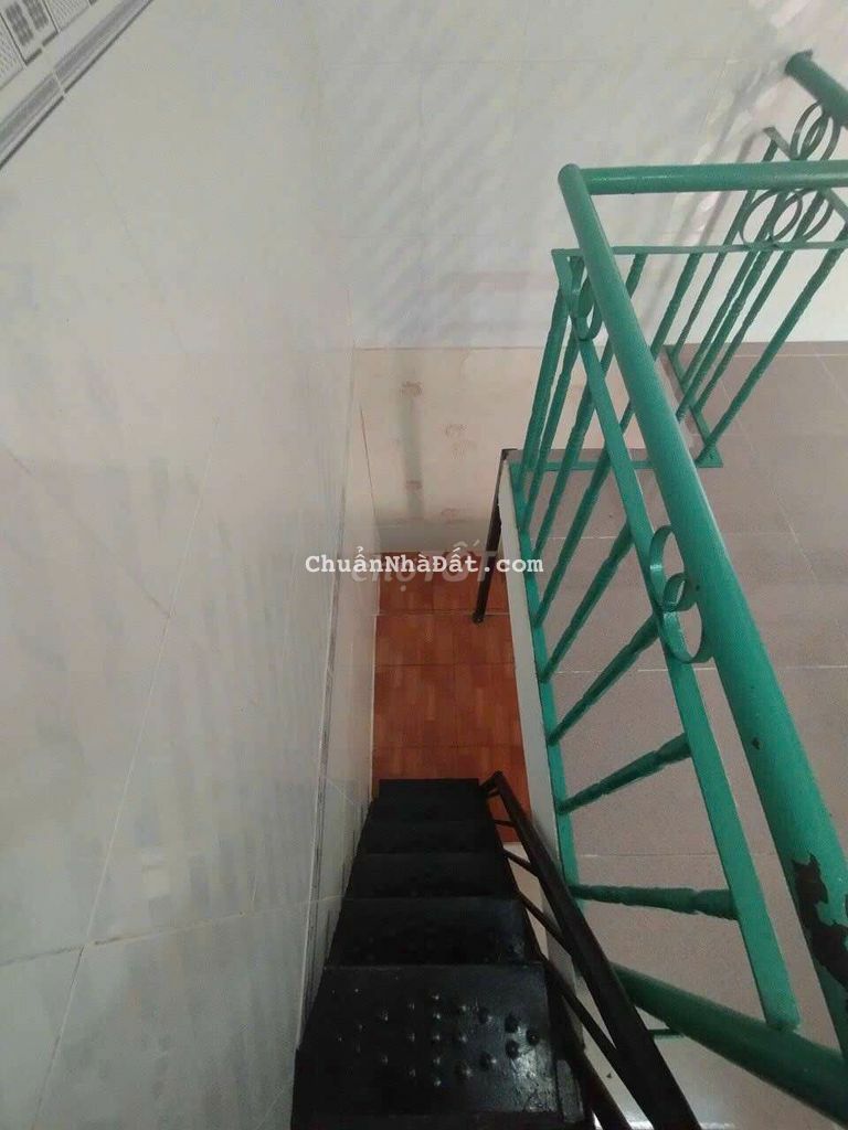 Cho thuê nhà 2 phòng ngủ đường Nguyễn Việt Hồng có 1 máy lạnh