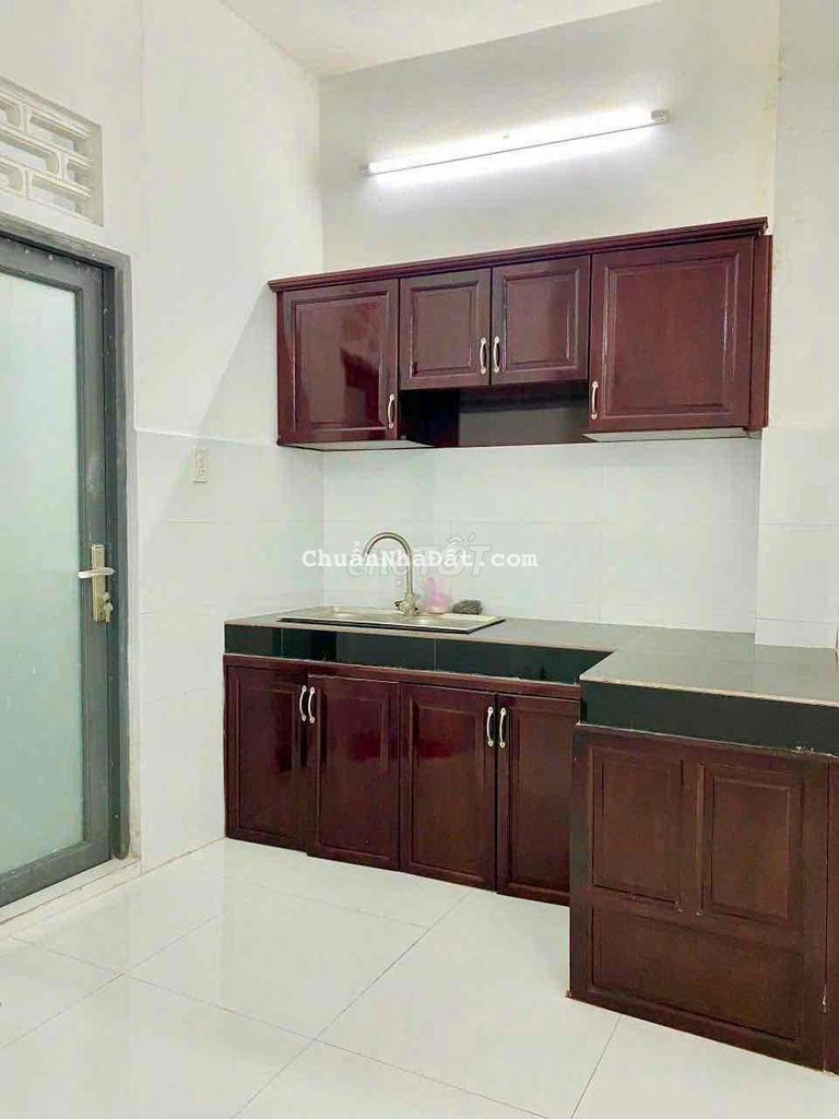 CHO THUÊ NHÀ LẦU SẴN NỘI THẤT HẺM 88 NGUYỄN THỊ MINH KHAI GIÁ 7tr