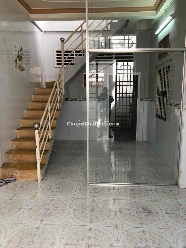 NHÀ 1 LẦU TRÊN LẦU RỘNG RÃI.HẺM TRẦN VIỆT CHÂU