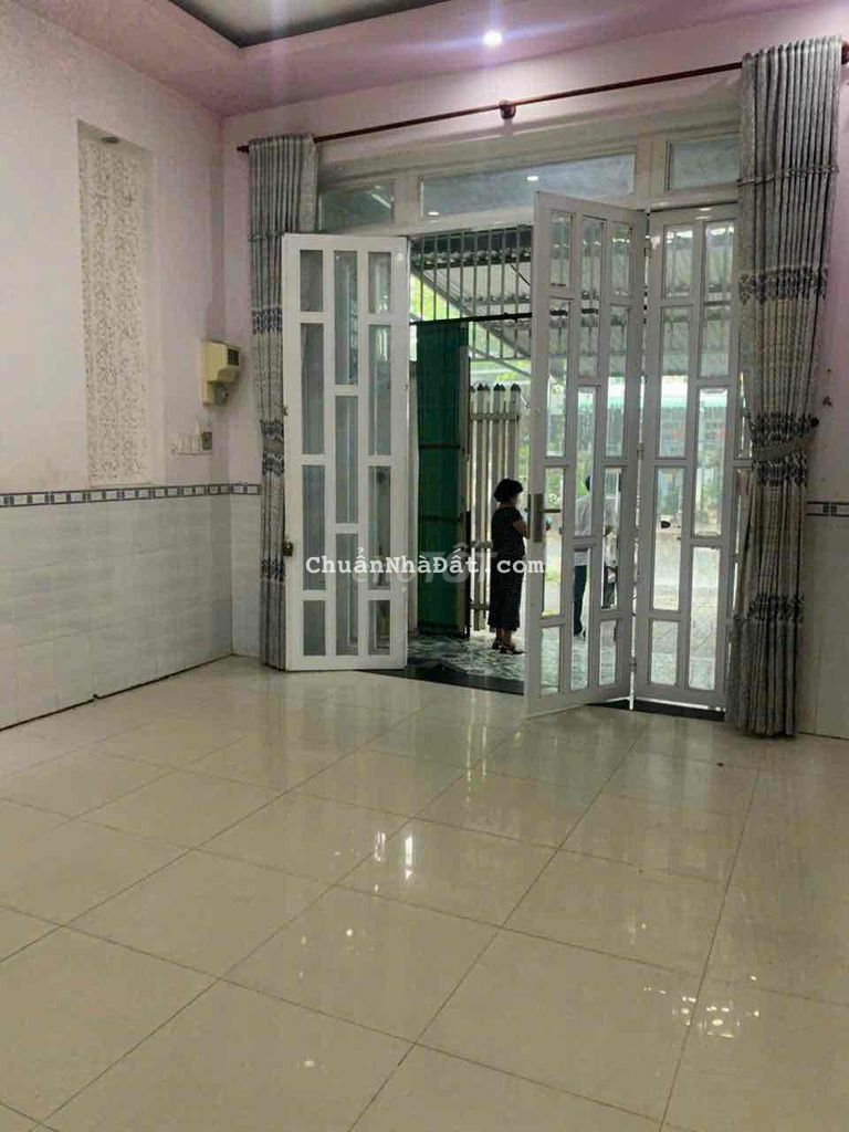 Nhà khu Bình Nhựt Long Hoà ô tô đậu trước nhà