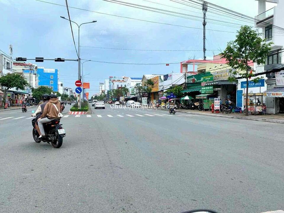 CHO THUÊ NHÀ TRỆT LỬNG TRỐNG SUỐT MẶT TIỀN NGUYỄN VĂN CỪ GIÁ 13 TRIỆU CHO THUÊ NHÀ TRỆT LỬNG TRỐNG SUỐT MẶT TIỀN NGUYỄN VĂN CỪ GIÁ 13 TRIỆU