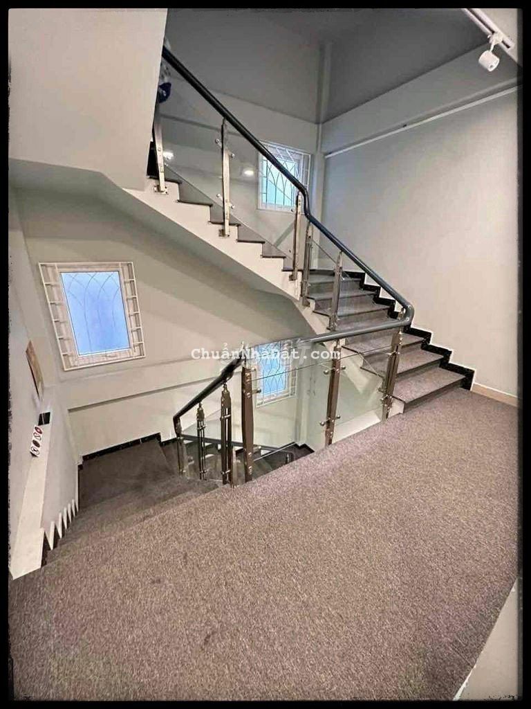 Nhà mới, mặt tiền Phan Xích Long - 5 x 20m - Thang máy - Giá 70 Triệu