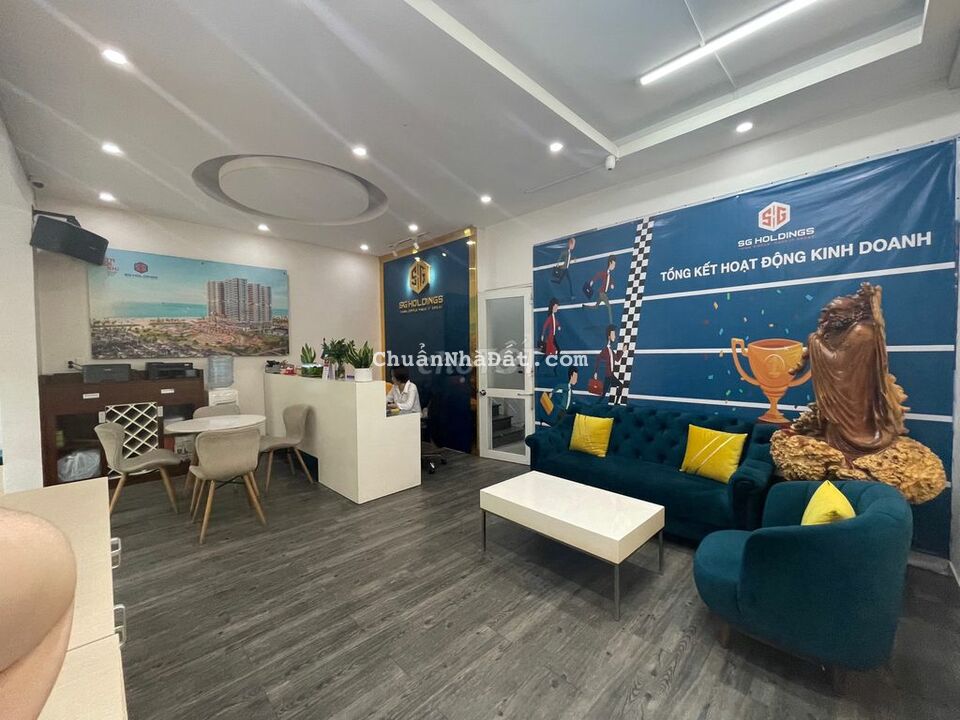 Cho thuê biệt thự Hoa Lan Phú Nhuận - DT: 8 x 20m - Hầm trệt 3 lầu