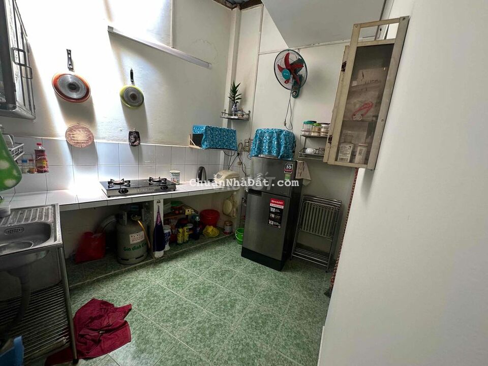 Cho thuê Nhà Nguyên căn. đường xe hơi