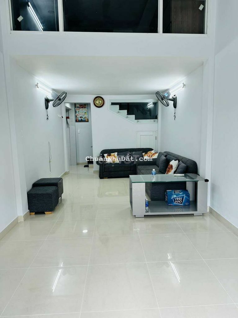 Cho thuê nhà nguyên căn. Đường Lê Văn Sỹ. Quậm Phú Nhuận.