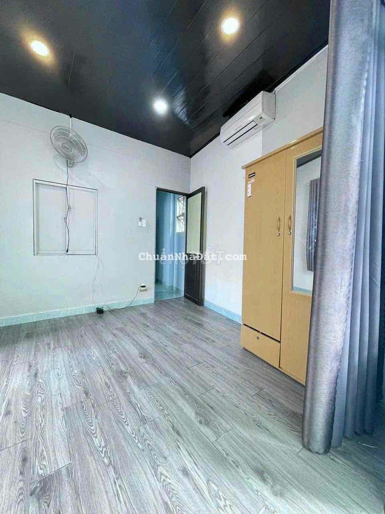 Nhà mới, Hình chụp thật tế. ngay Phan Xích Long va Phan Tây Hồ