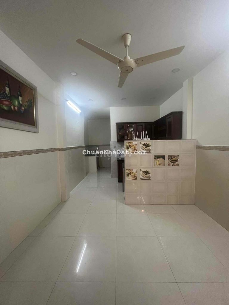 Chi Thuê Nhà 3pn 3,5x17 Chi Thuê Nhà 3pn 3,5x17