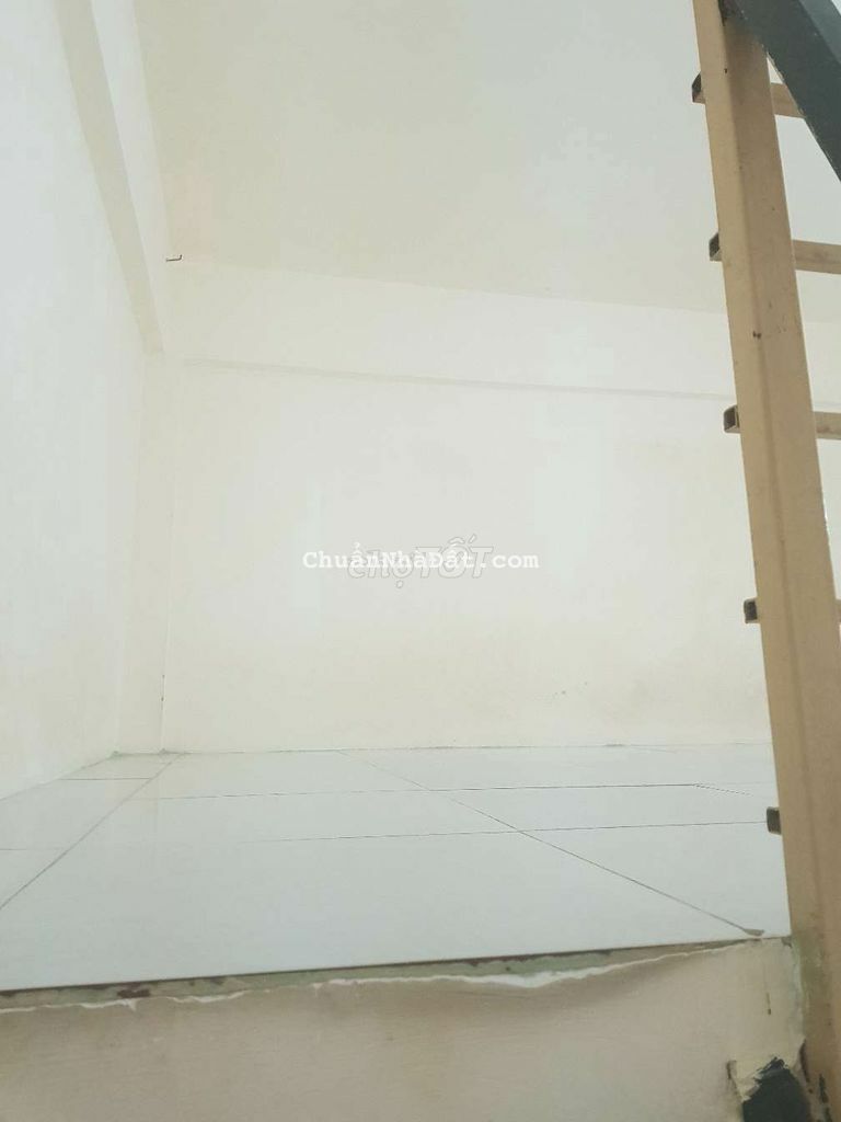 Cho thuê nhà 2 tầng Nguyễn Trọng Tuyển giá 9tr500