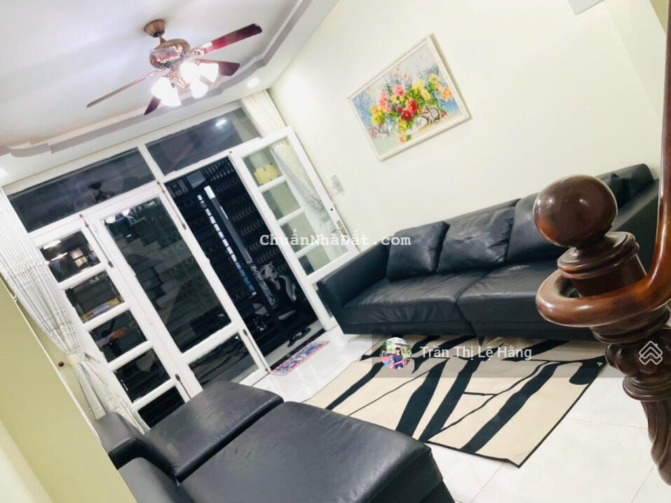 Nhà mới đẹp - Trần Đình Xu - 2PN 2WC - có máy lạnh - 15tr TL - Hằng 0906656852 xem nhà miễn phí