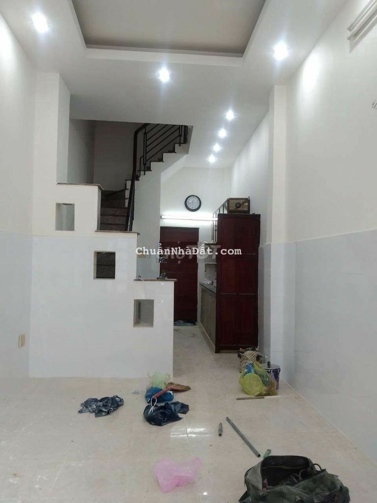 Cho thuê nhà Tô Hiến Thành, P13, Q10. DT: 3.2x10m, 2PN. Giá 9 triệu