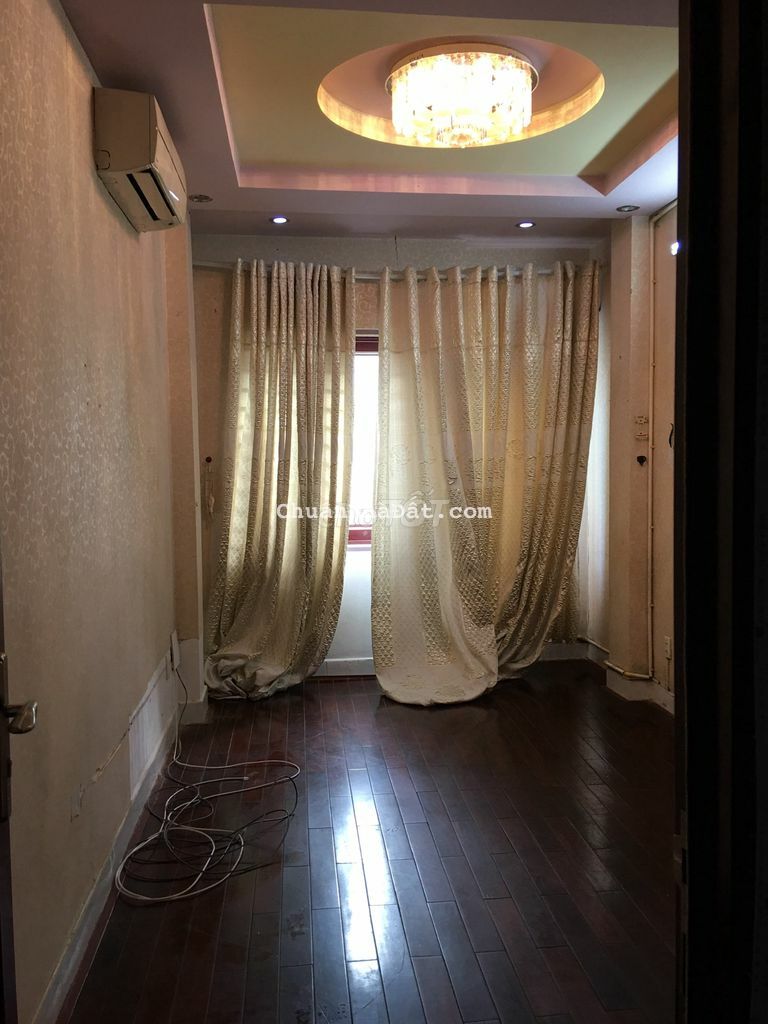 Cho thuê nhà MT Nguyễn Ngọc Lộc, P14, Q10. DT: 3.2x10m, 5PN. 16 triệu