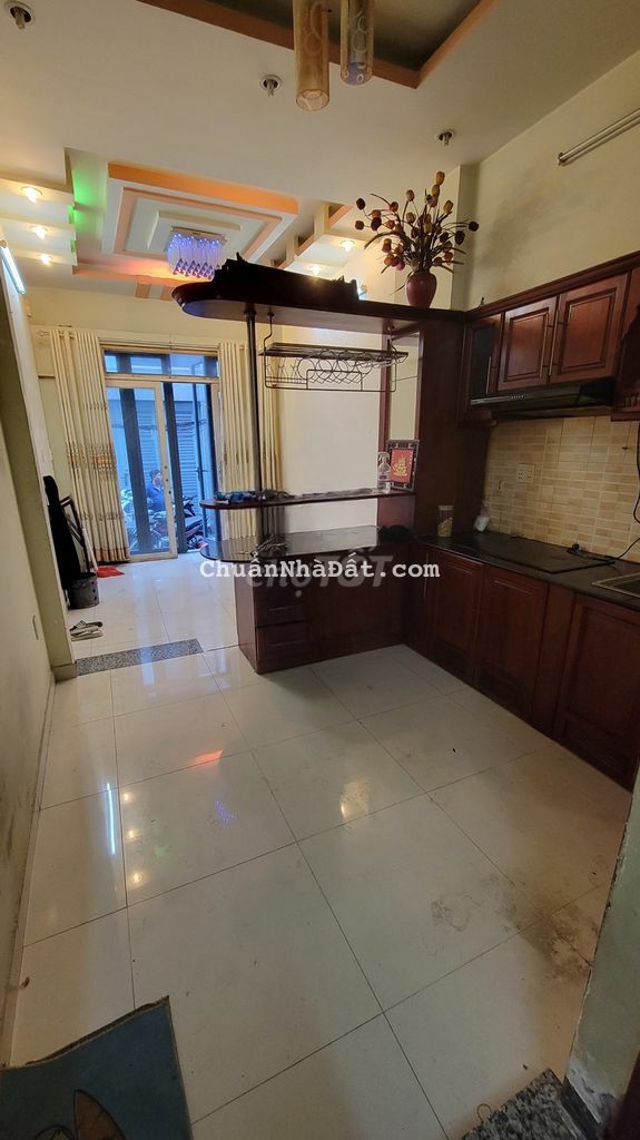 Nhà mới đẹp trệt 2 lầu Điện Biên Phủ 2pn 3.5x10 có máy lạnh, 12tr