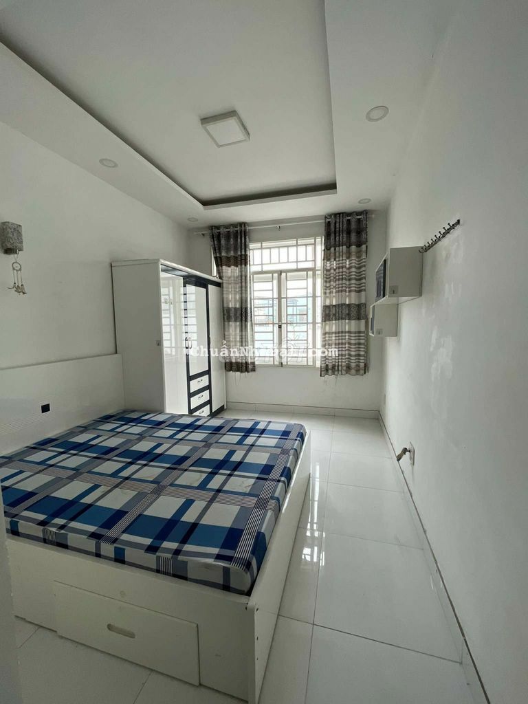 Cho thuê nhà nguyên căn Đường Nguyễn Chí Thanh. Quận 10