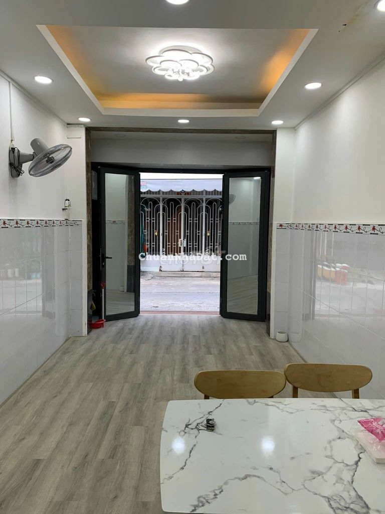 Nhà Nguyễn Tri Phương Q10, trệt 3 Lầu 4pn mới đẹp, 16tr
