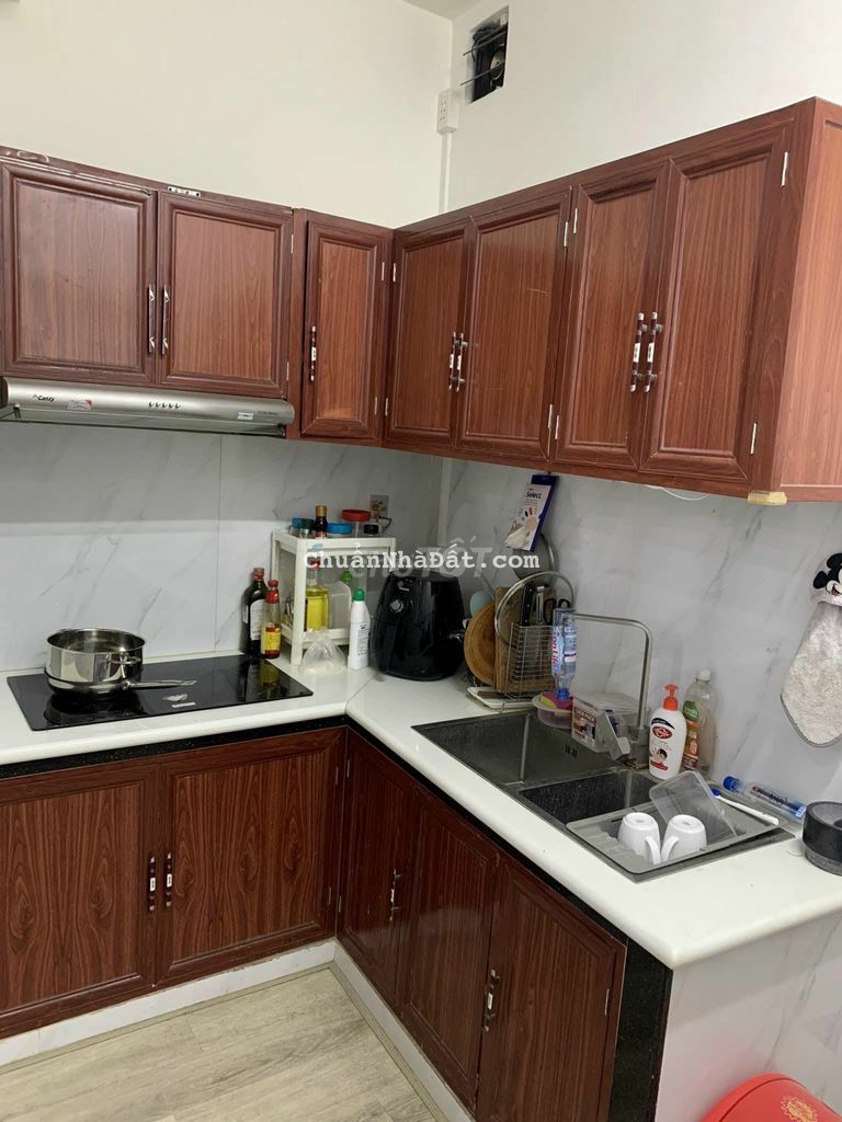 Nhà Nguyễn Tri Phương Q10, trệt 3 Lầu 4pn mới đẹp, 16tr