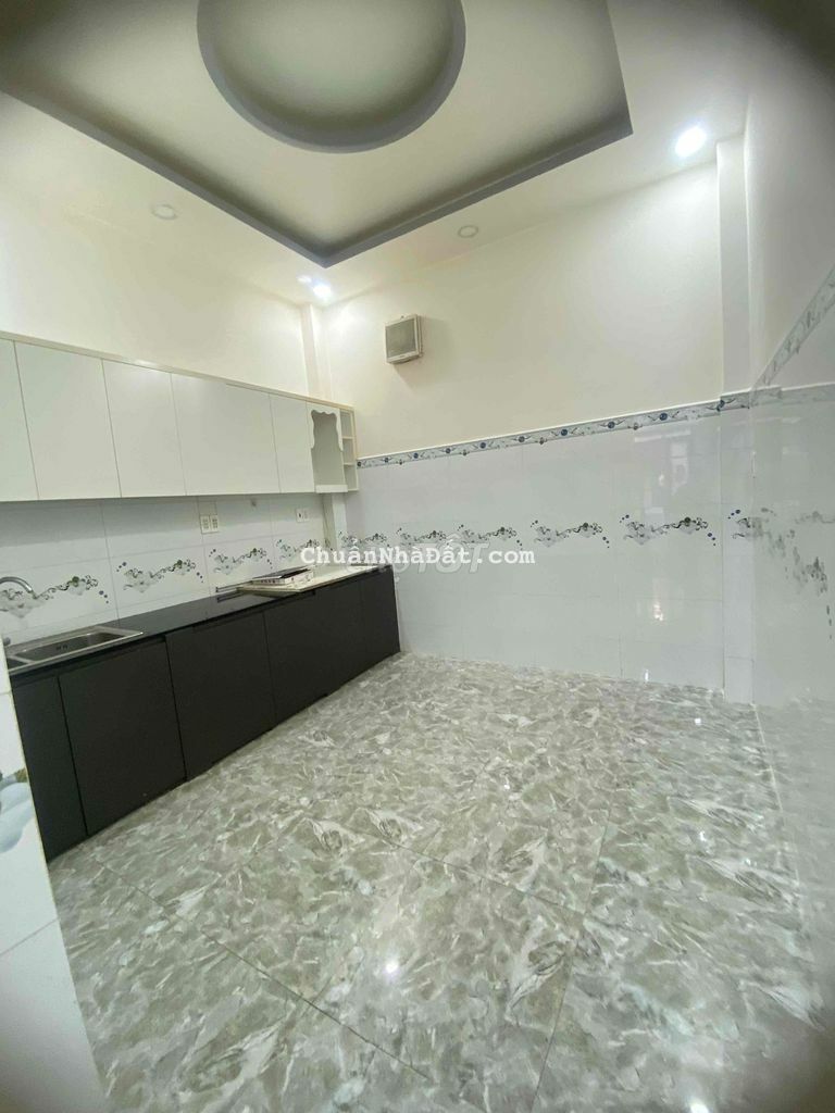 Cho Thuê Nhà 3 lầu,4pn,5wc vị trí kinh doanh gần chợ