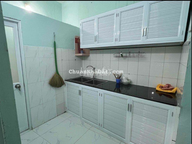 Nhà đủ NT, 307/2a Vĩnh Viễn Q10 4x12m 1L 11 triệu