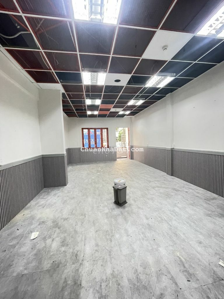 Cần cho thuê nhà MT Nguyễn Ngọc Lộc, Quận 10, dt 6x11m, giá 40tr/tháng