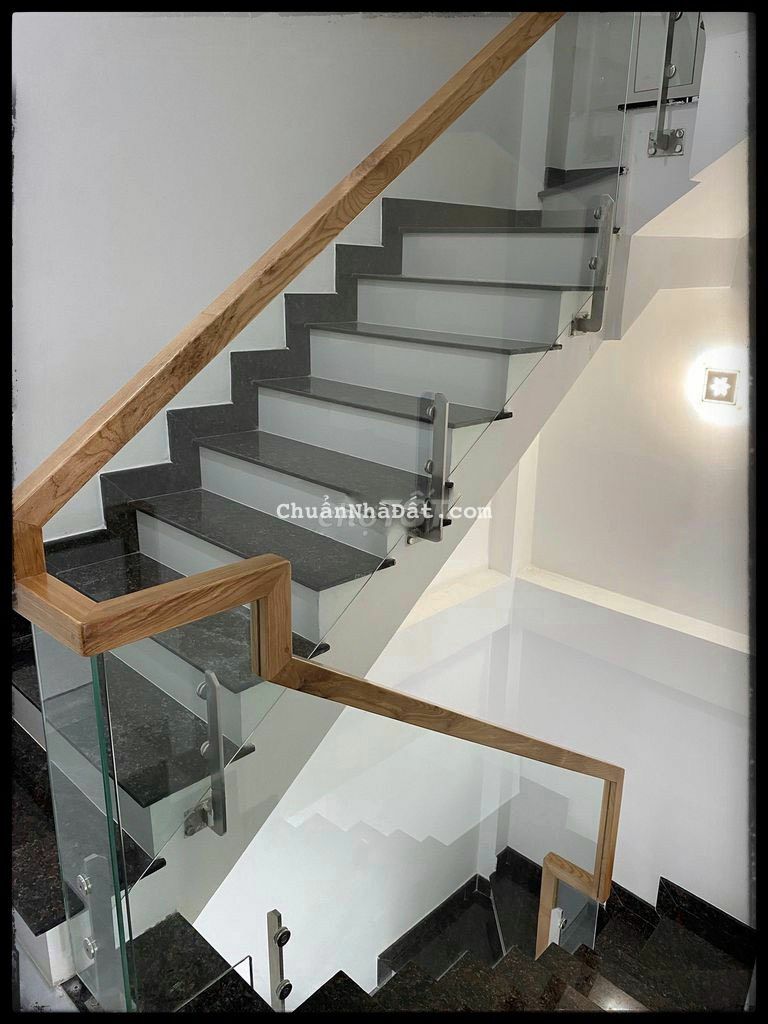 Nhà mới xây đường 3/2 P.10 Q.10 - 4.6x16m - Giá 60 Triệu