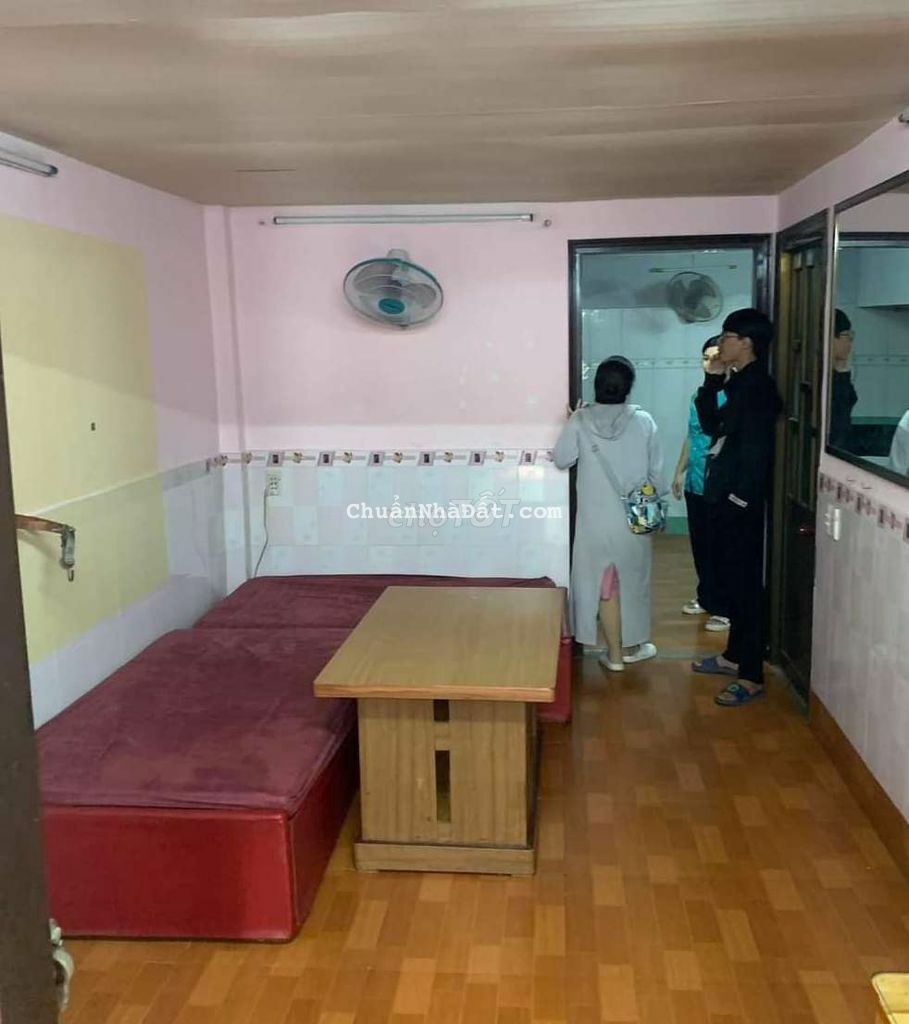 Nhà hẻm 6m cách MT 3/2 chỉ 15m Dt: 8x12m 1 lững 3 phòng ngủ 1wc