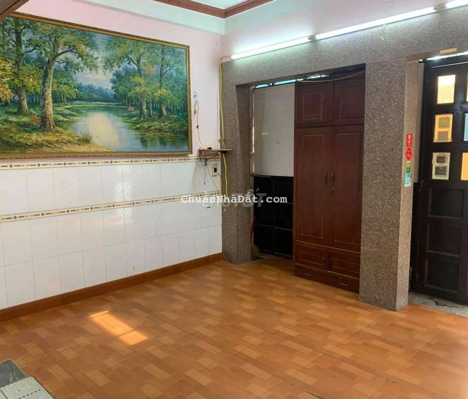 Nhà hẻm 6m cách MT 3/2 chỉ 15m Dt: 8x12m 1 lững 3 phòng ngủ 1wc