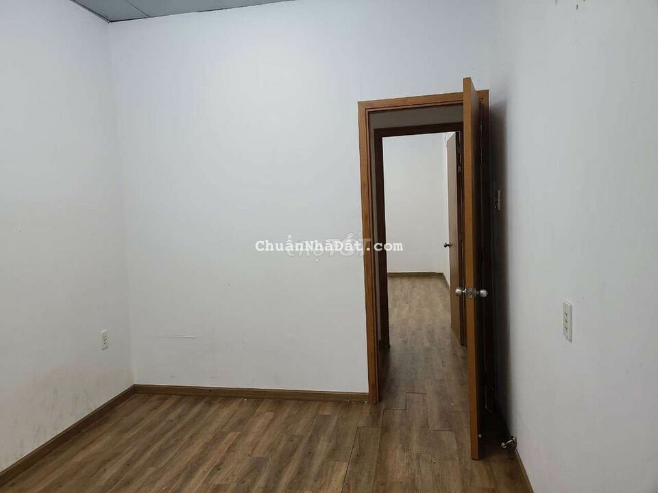 Cho thuê MT 341 Lạc Long Quân 4x10m 2 lầu ST 14tr/tháng