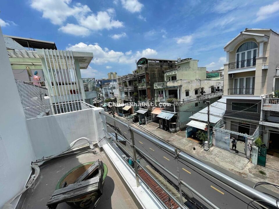 CỰC ĐẸP Cho Thuê Nguyên Căn Nguyễn Chí Thanh (150m2) 1 Tầng Giá 20tr