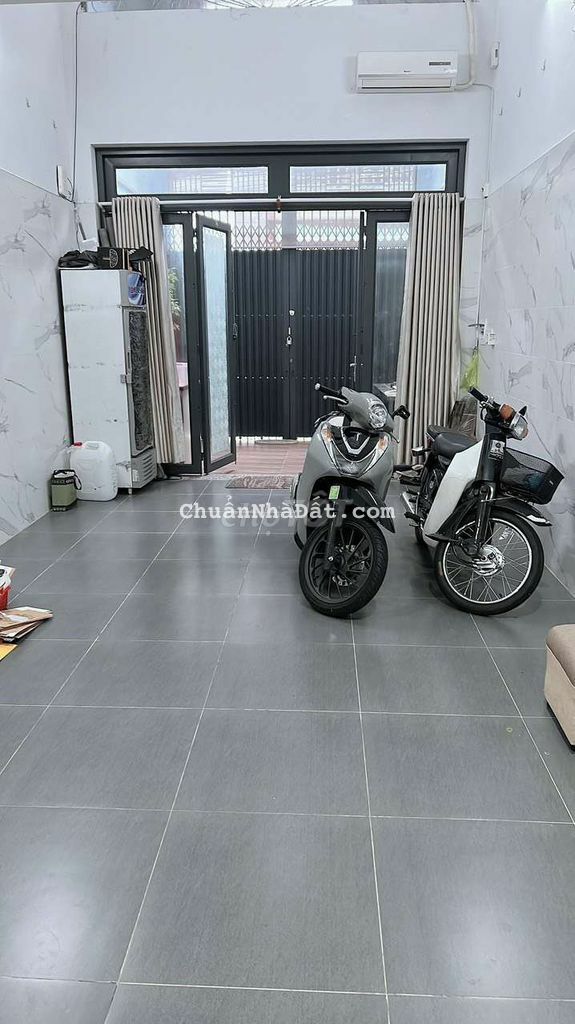 Nhà đẹp, NTCC.Dt: 4x20m 1 lầu 3pn 3wc, kinh doanh buôn bán được