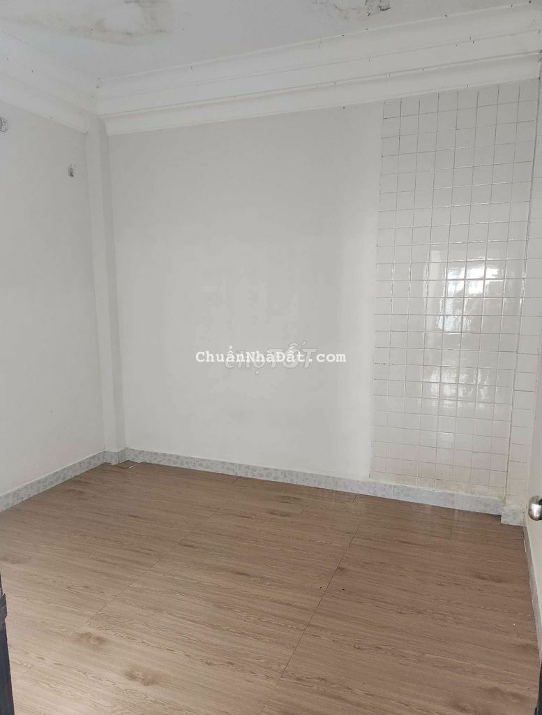 Nhà 2 xe tải tránh nhau, khu víp Lê Đại Hành 2 lầu ST 4pn3wc nhà mới